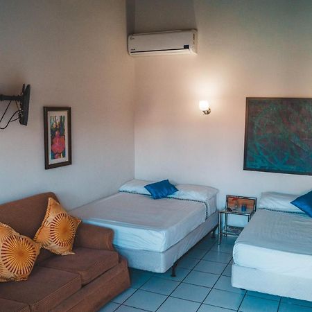 Courtesy Apartments Aruba Oranjestad Dış mekan fotoğraf